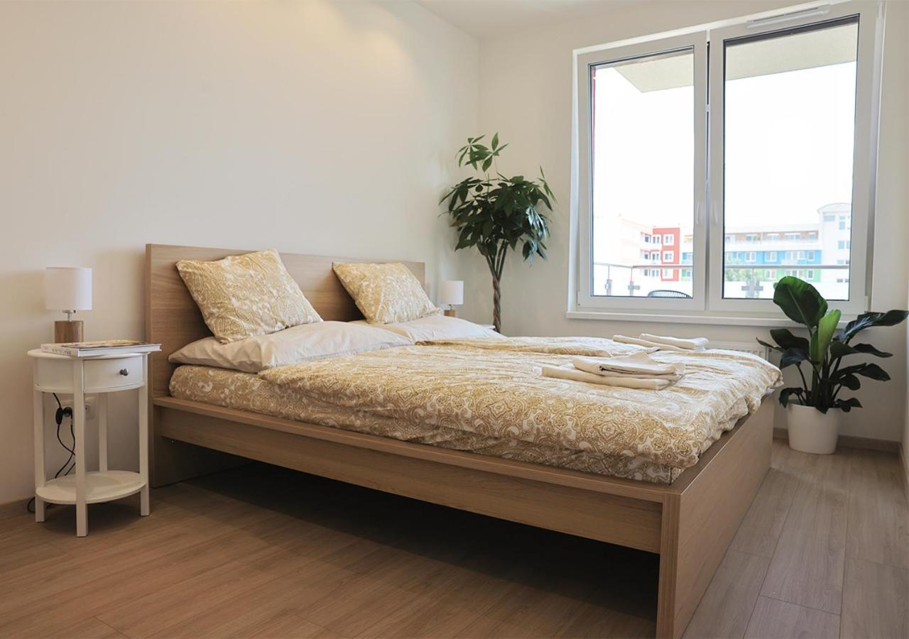 Luxury Grand By Bratislavatrip Apartmán